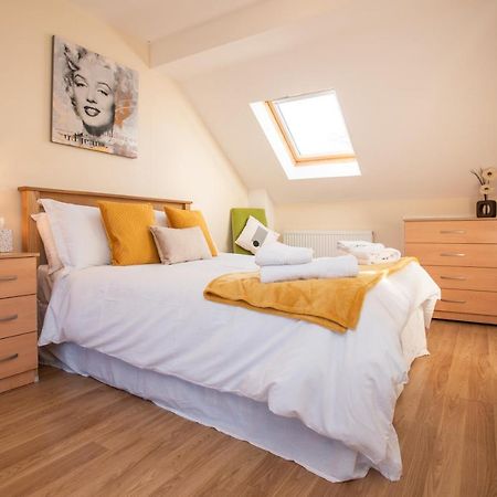 Cowley Spacious Flat With Parking, Oxford Buitenkant foto