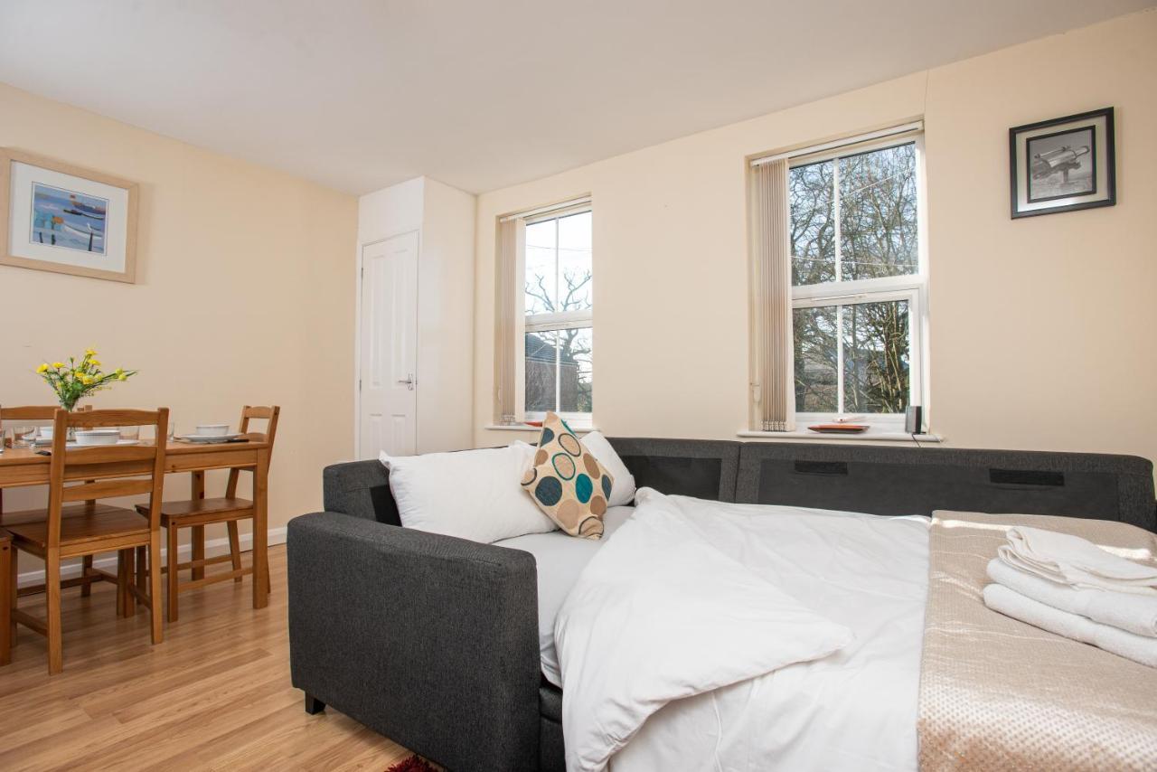 Cowley Spacious Flat With Parking, Oxford Buitenkant foto