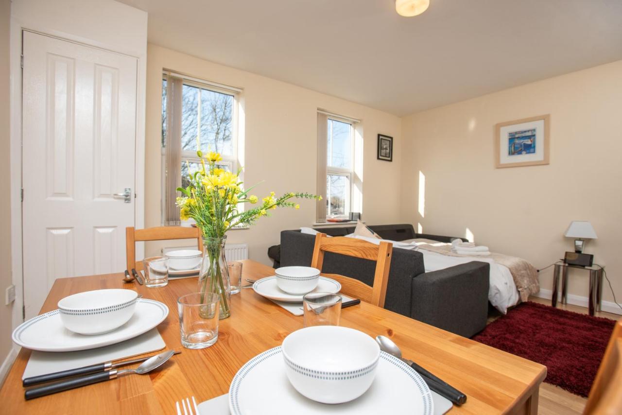 Cowley Spacious Flat With Parking, Oxford Buitenkant foto