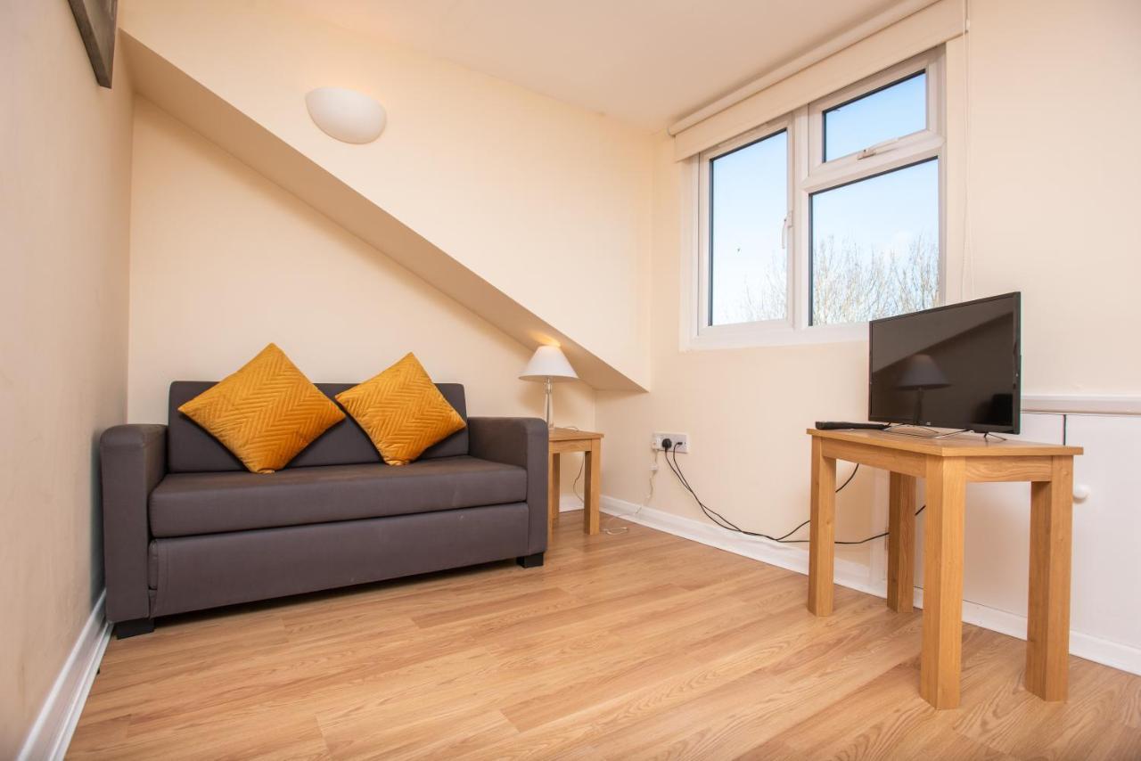 Cowley Spacious Flat With Parking, Oxford Buitenkant foto