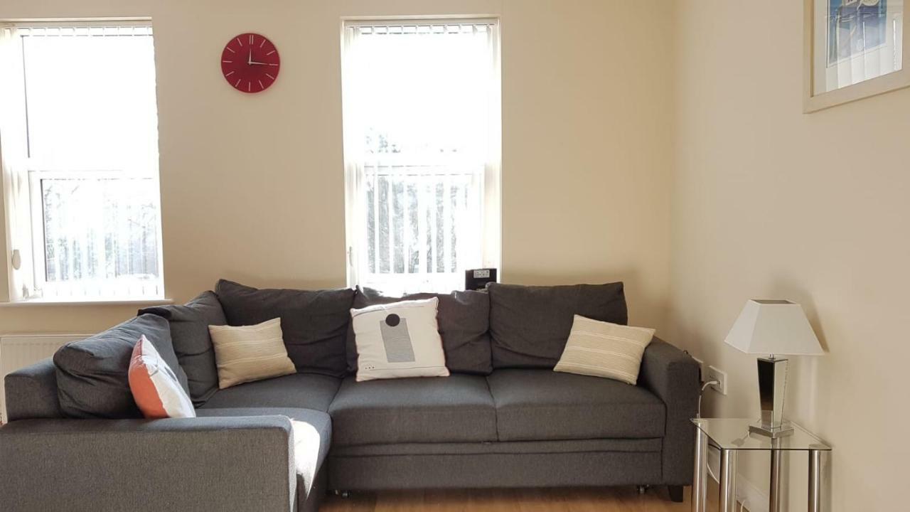 Cowley Spacious Flat With Parking, Oxford Buitenkant foto